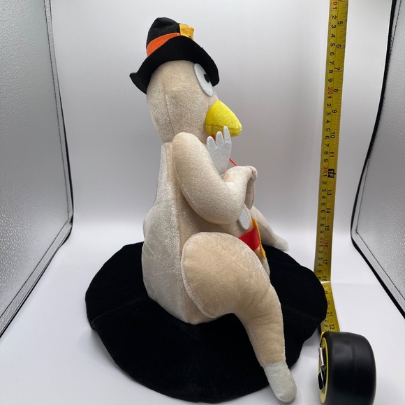 Thanksgiving turkey hat holding cutlery - Picture 3 of 4